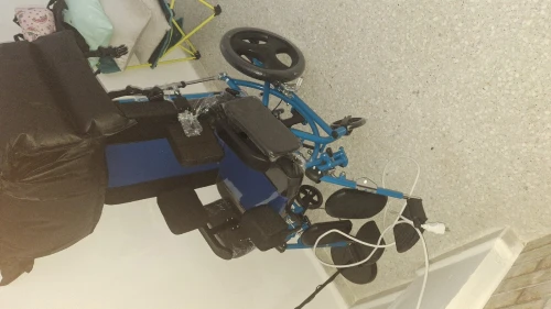 Fauteuil roulant médical inclinable  neuf