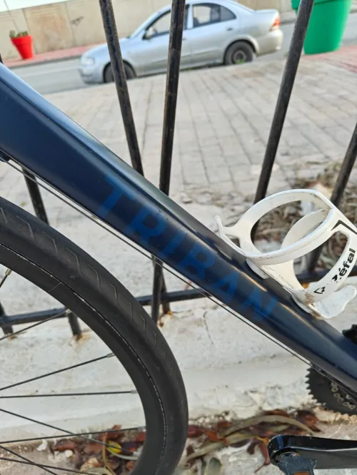 Vélo route Triban RC520 bon état + accessoires