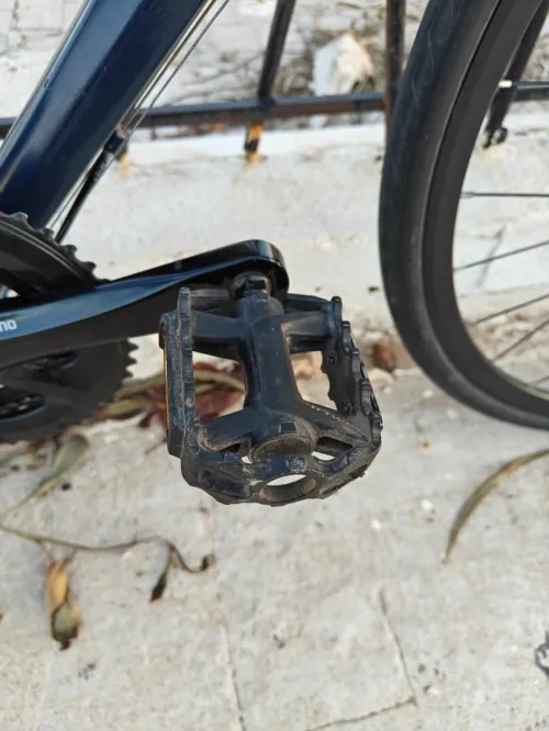Vélo route Triban RC520 bon état + accessoires