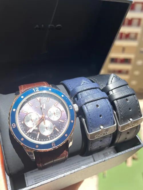 Vente montre jamais portée ALDO 3 Bracelets 