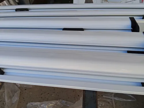 Fenêtre aluminium et PVC avec moustiquaire namour
