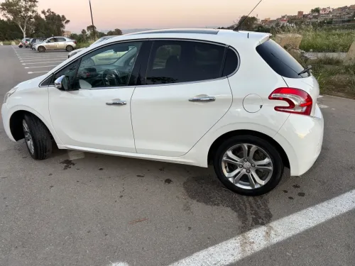 Peugeot 208 2014 Allure