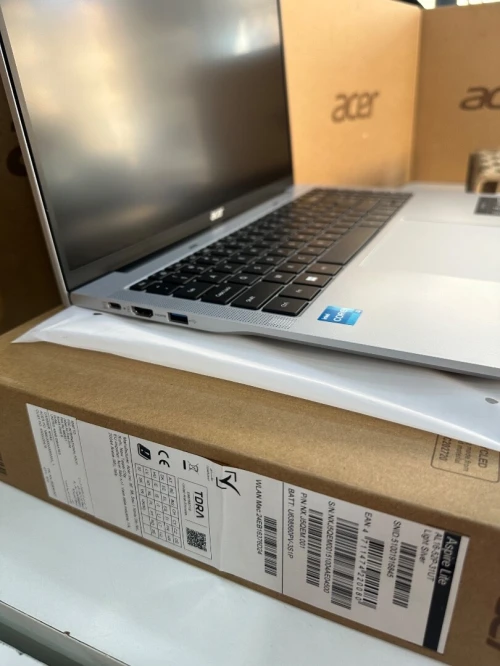 Acer Aspire i3 13 éme 8GB RAM DDR5 512SSD Ordinateur Portable Léger Performant