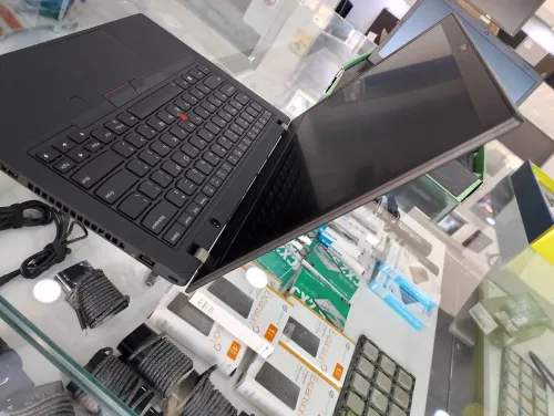Lenovo ThinkPad P14s Ryzen 7 Pro 4750U 16GB Ram 512SSD Nvme 14 pouces FHD IPS 2GB VGA 
