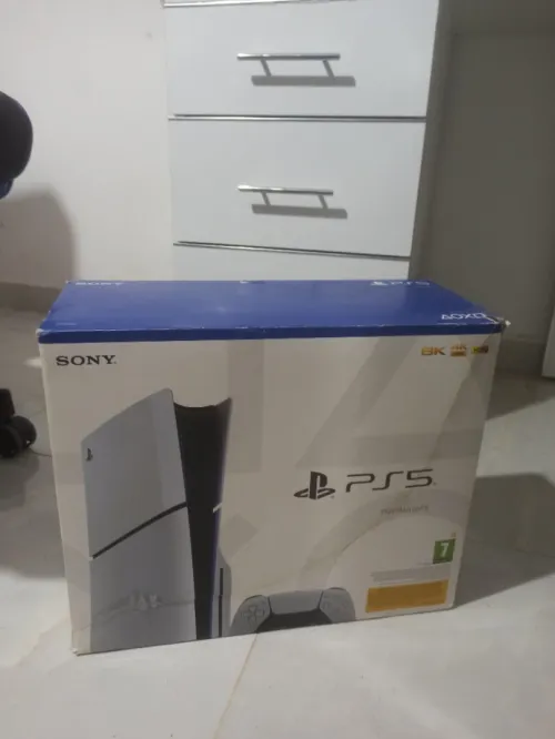 PS5 + 7cd + 2 manette 