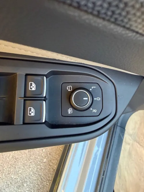 Volkswagen Golf 8 2025 Edition black Full options