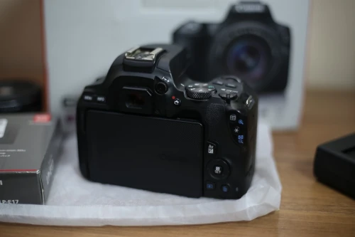 Canon EOS 250d