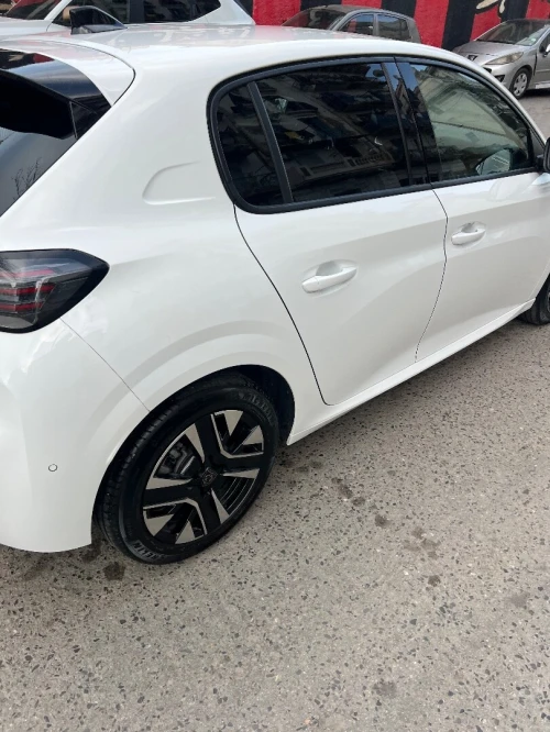 Peugeot 208 2024 Allure Pack