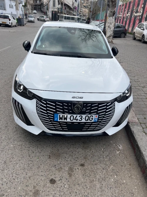 Peugeot 208 2024 Allure Pack