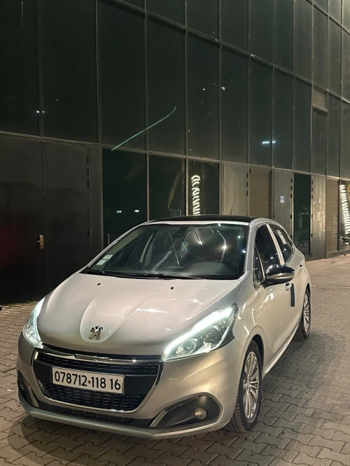 Peugeot 208 2018 Allure