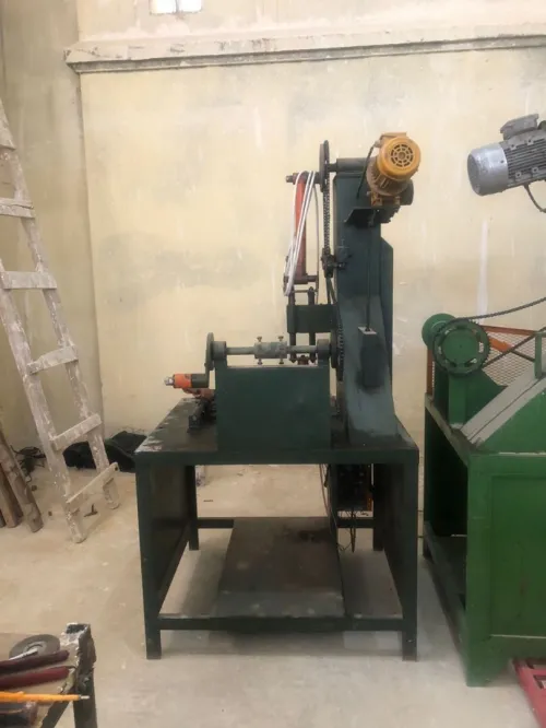 Machine fabrication des caissette 