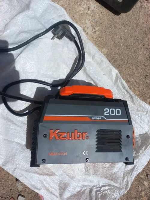 الة تلحيم welding machine machine à souder Kzubr MMA-200N 