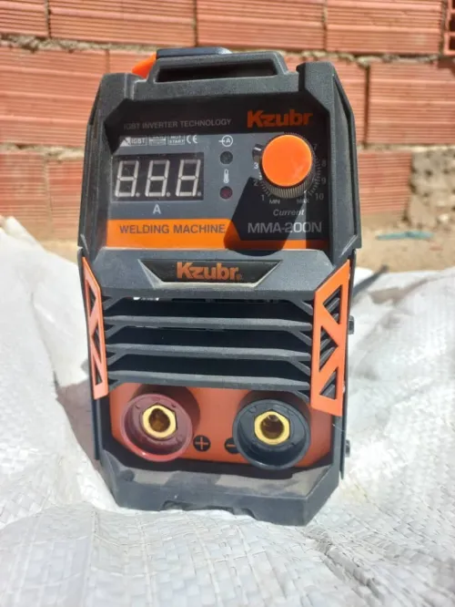 الة تلحيم welding machine machine à souder Kzubr MMA-200N 