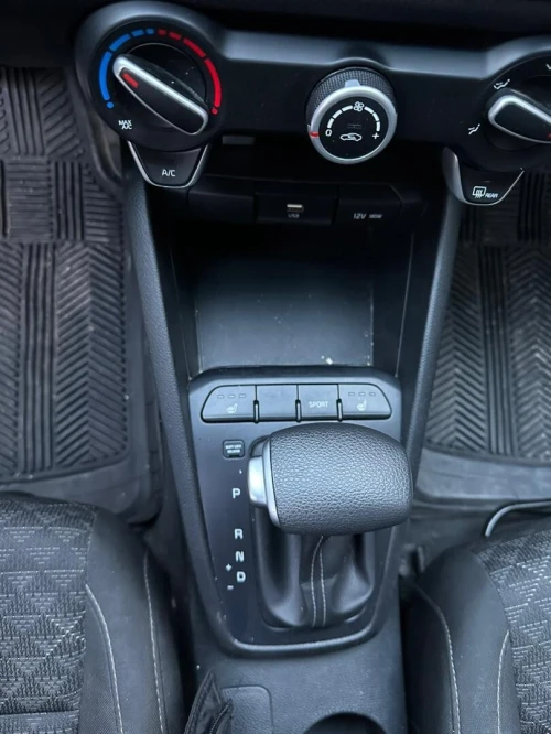 Kia Rio 2022 