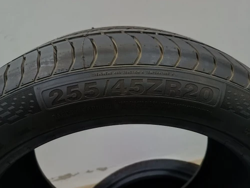 Pneu DOUBLESTAR (255/45ZR20)