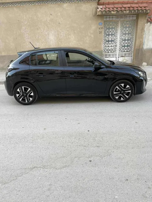 Smart 208 2025 