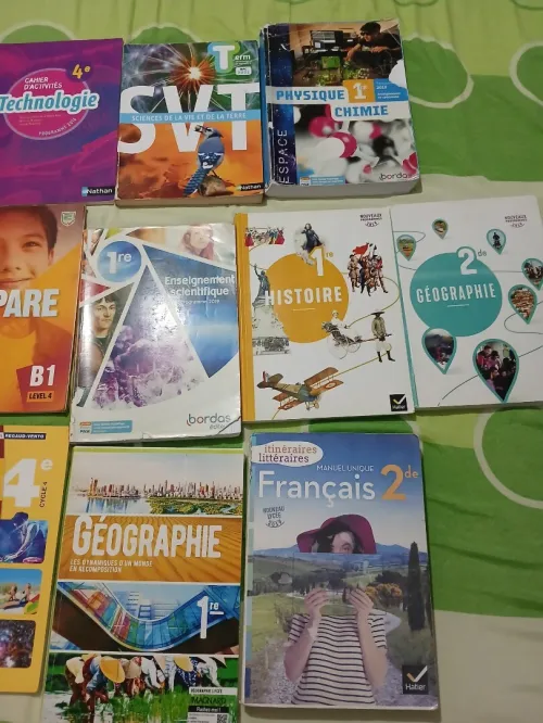 Livre scolaire et Parascolaire