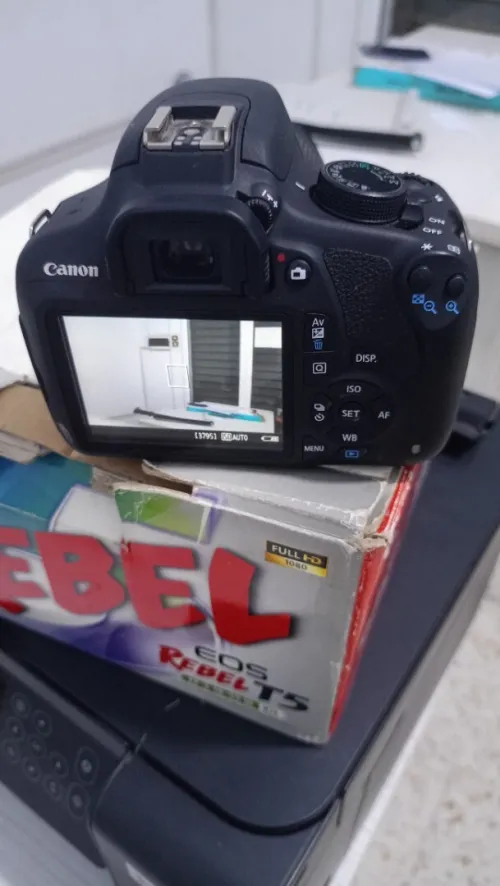 Canon 1200 D
