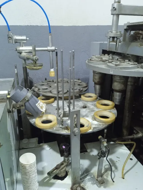 Machine à gobelets 