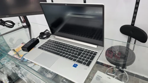 laptop hp elitebook 650 g9 16g 1to 15.6''