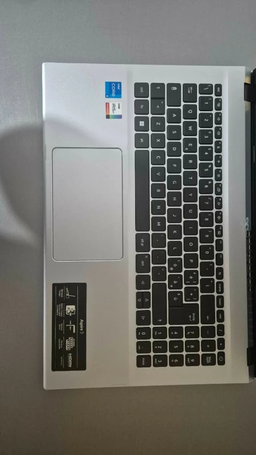 ACER ASPIRE 3 INTLE i5-1235U 1.30 GHz 16g ddr4 512 ssd nvme 15.6"