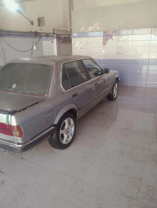 BMW E30 1986 316