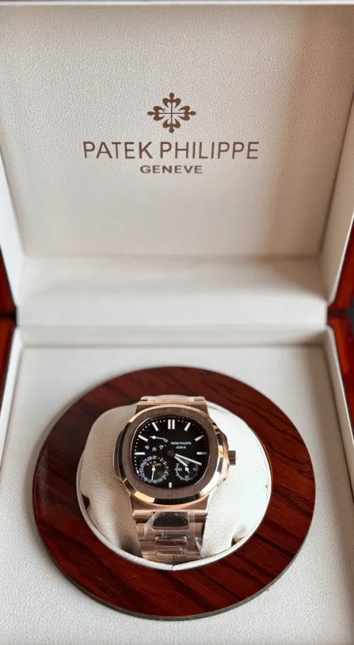 Patek Philippe Nautilus 5712 Rose Gold / Brown Dial - Top Quality