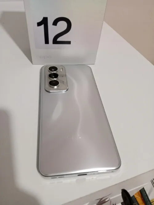 Oppo Reno 12