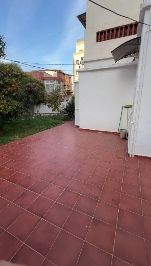 Location Appartement Niveau de villa F2 Alger Hussein dey