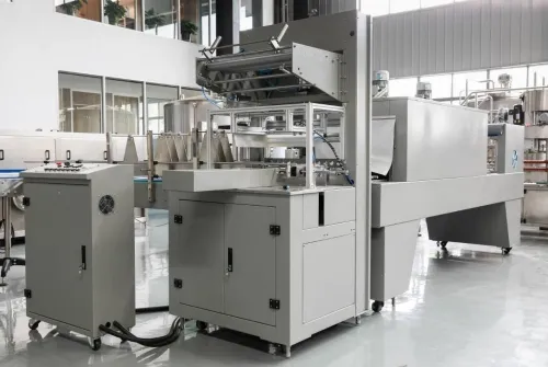 Ligne Remplissage des liquides de refroidissement Auto ET  Machine de Soufflage de Bouteilles 