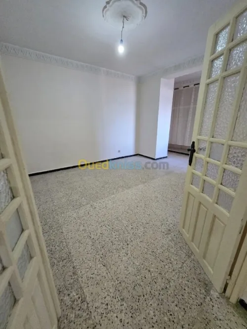 Location Appartement F4 Annaba Annaba