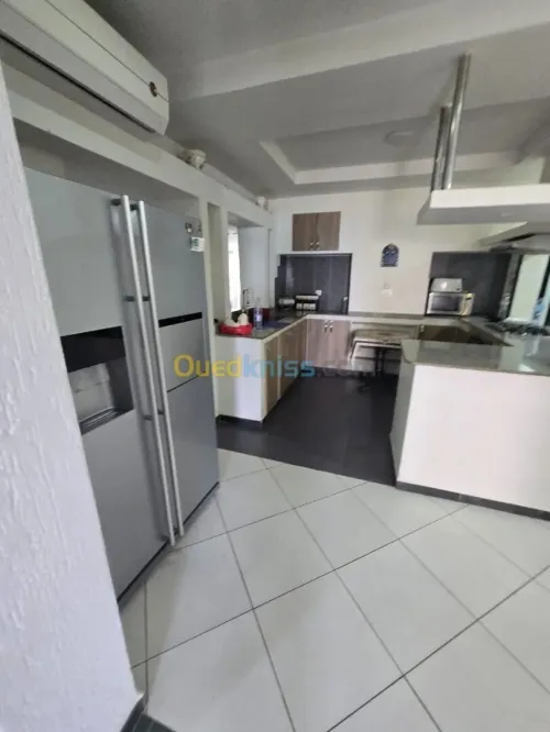 Location Appartement F4 Annaba Annaba