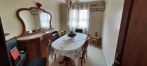 Table a manger + bahut