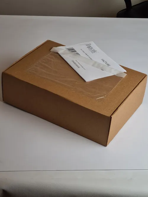Porte documents adhésif