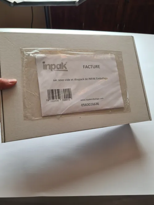 Porte documents adhésif