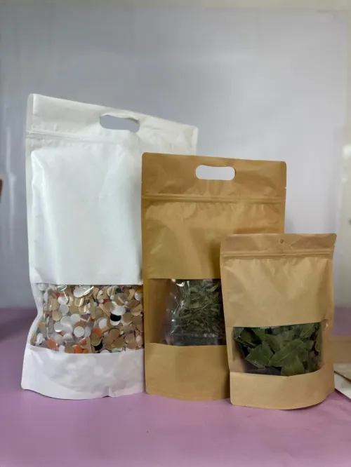 Sacs DOYPACK en kraft avec fenêtre et fermeture zip