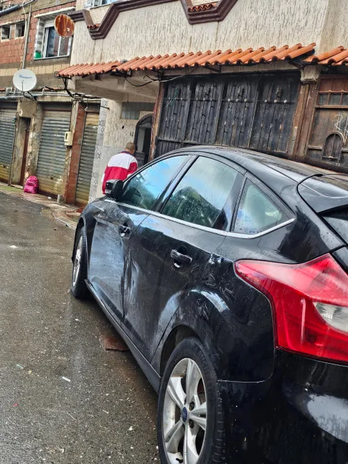 Ford Focus 4 portes 2012 Focus 4 portes