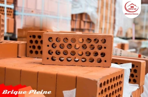 Brique plein et tuiles
