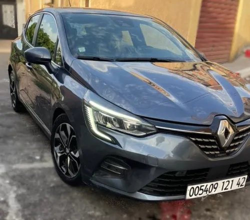 Renault Clio 5 évolution 2021 1.3tce140 hybide boite auto
