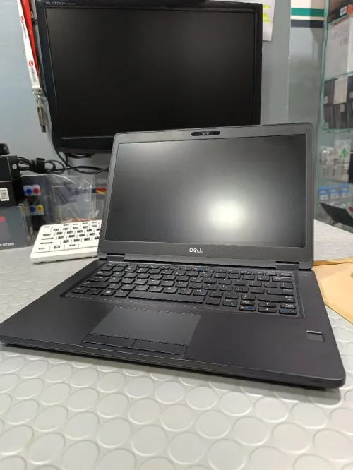 La gamme pro Dell latitude 5480   i5 8350U. 8th génération  (boost 3.6GHZ ) FHD