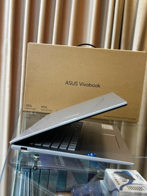 LAPTOP ASUS VIVOBOOK 17 i3-1315U 8GB RAM 512GB SSD 17" FHD