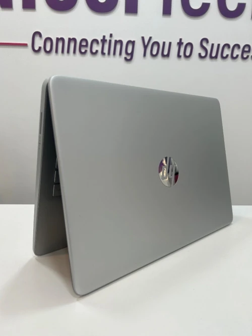 HP LAPTOP 14 I5-11éme 8GB/256GB 14''FHD NEUF