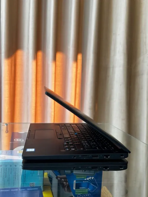 DELL 7490 i7-8650 8GB 256GB ÉCRAN 14"FHD