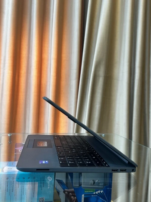 HP 250 G9 i5-1235U 8GB 256GB ÉCRAN15"FHD 