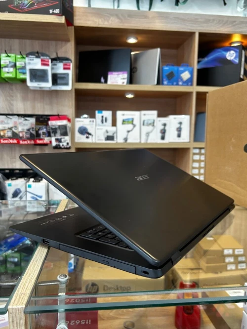 ACER ASPIRE 3 8GB 128GB 1TB HDD ÉCRAN 17"FHD