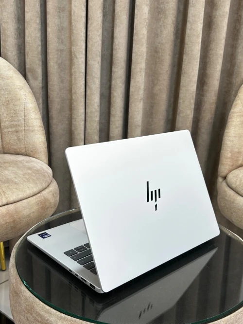 LAPTOP HP OMNIBOOK 7 ULTRA 7 255H 32G 1TB SSD 14' 2K OLED