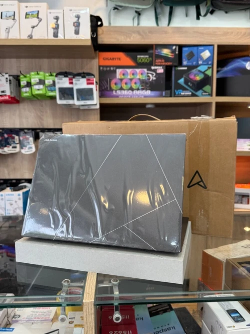 ASUS ZENBOOK S14 ULTRA 7 285V 32GB 1TB SSD ARC 140V ÉCRAN 14"