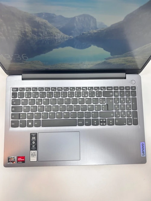 lenovo ideaPad 3 RYZEN 5 5500U 8GB 256 SSD 15.6 FHD 