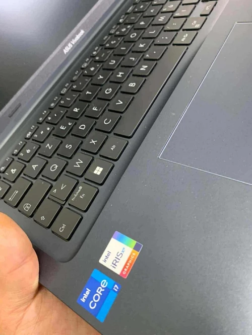 Asus vivobook 17 i17 12the 16g ram 1T 