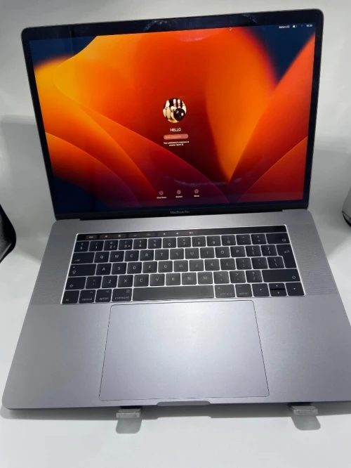 MacBook Pro 2017 i7 16/512 cycle 65 Touch Bar sans chargeur